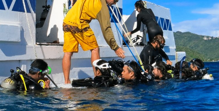 Certified Boat Dive | Honolulu, Oahu