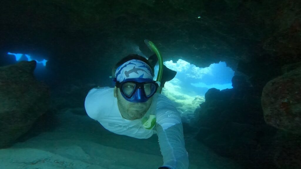 Sharks Cove, Oahu (by Snorkeling Quest) Sharks Cove, Oahu (by Snorkeling Quest)